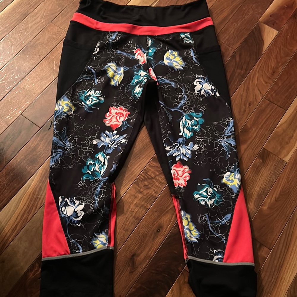 Size medium athletic pants !